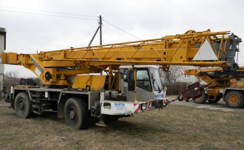 Grove AT 635 o udźwigu 30 ton z napędem 4x4, wsięg 30 m, żurawik 13 m.